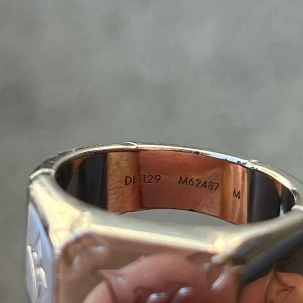 Louis Vuitton Monogram Signed Silver Tone Ring M62487 Ring Men’s M Sz 9 QUALITY - Picture 9 of 15